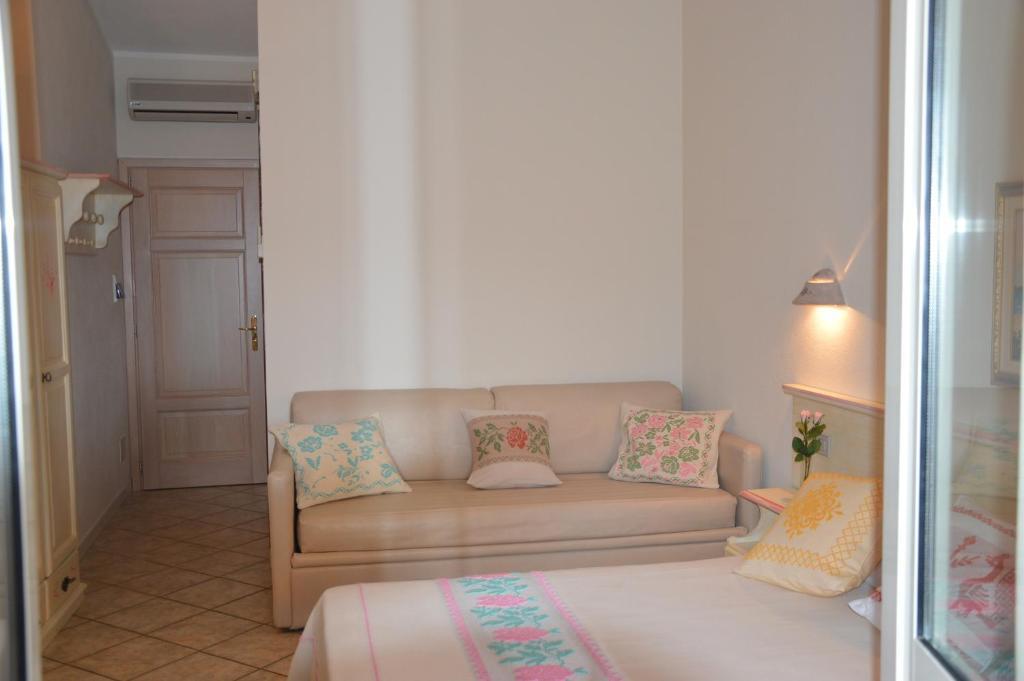Hotel La Palma Сан-Теодоро Экстерьер фото
